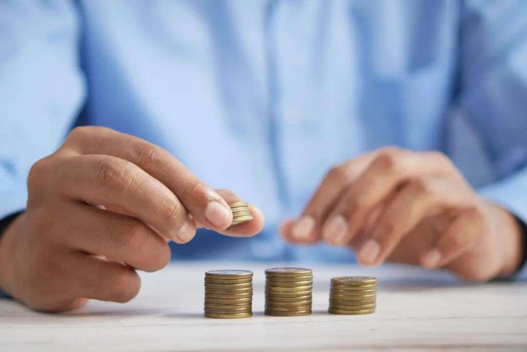 冰火新消費(fèi)：誰(shuí)已退場(chǎng)？誰(shuí)還在砸錢(qián)？